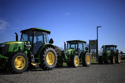 deere de company profile stock price news rankings fortune