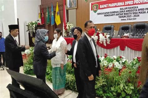 Haumahu Resmi Jabat Anggota Dprd Maluku Siwalima