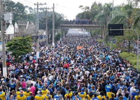 Marcha Para Jesus Re Ne Milhares De Pessoas Em S O Paulo E