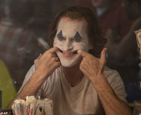 Meet The Makeup Artist Behind Joaquin Phoenixs Iconic Joker Look For