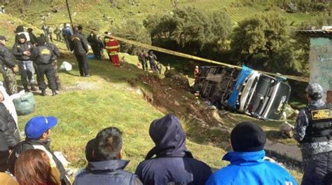 Al Menos 24 Muertos Y Casi 30 Heridos Al Precipitarse Un Autobús En Una