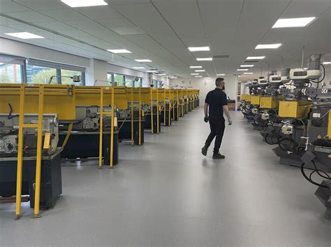 Site Managers Debate The Best Sources For Heavy Machinery Dubai Today