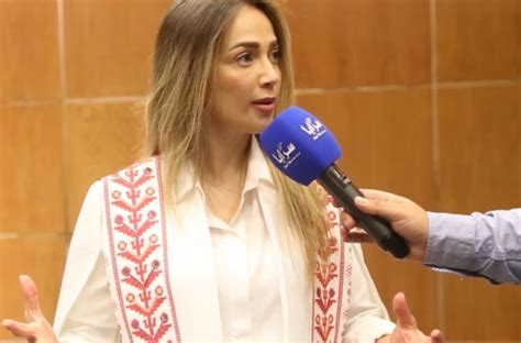 الإحتلال يطلق سراح الفنانة دلال أبو آمنة فن وكالة أنباء سرايا