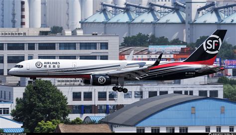 B 208Q SF Airlines Boeing 757 2B7 PCF WL Photo By Sunshydl ID