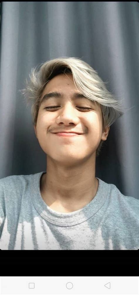 9 Potret Terbaru Bowo TikTok Mirip Iqbaal ZoyaQQ Lounge