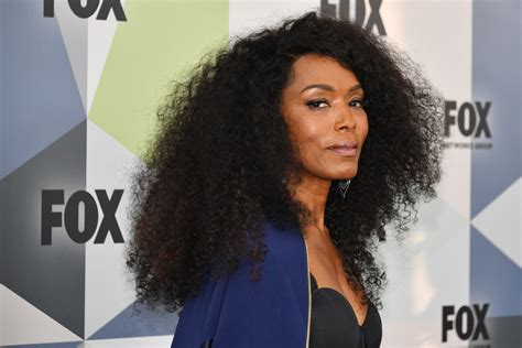 Angela Bassett Is Still The Best Pick To Play X Mens Storm The Mary Sue