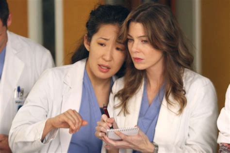 Grey S Anatomy Cristina Yang Appears In Text To Meredith