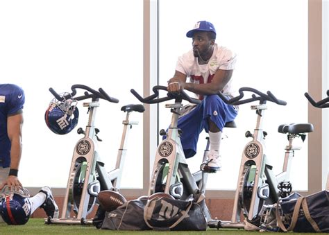 Groin Injury Keeps Hakeem Nicks Off Ny Giants Practice Field New