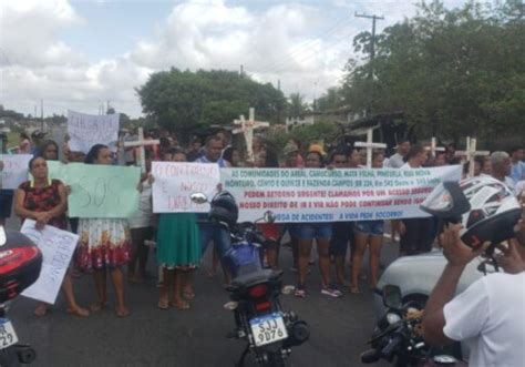 Em Protesto Contra A ViaBahia Manifestantes Interditam BR 324 Veja