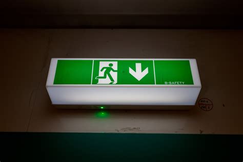 Green emergency exit sign - Photo #8628 - motosha | Free Stock Photos