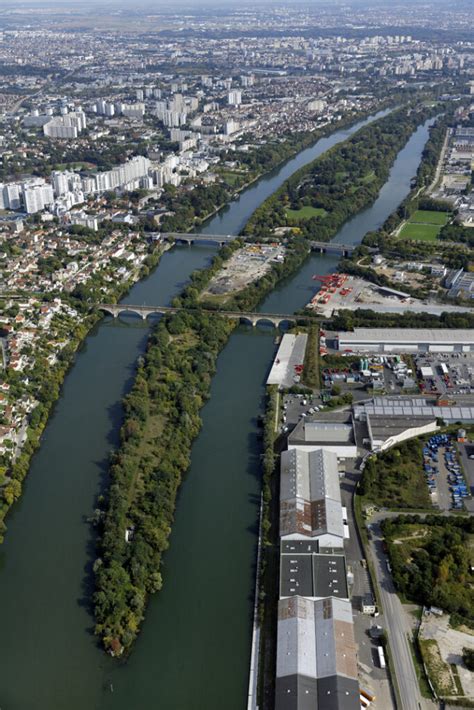 Islands In The Seine Bonjour Paris