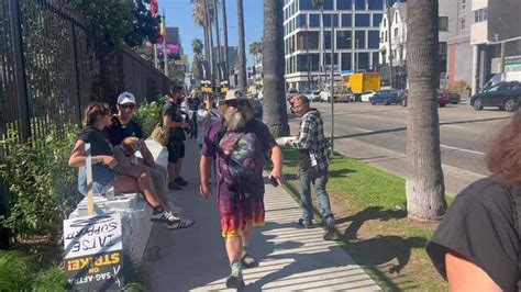 Jack Black aparece irreconhecível em protesto do Sindicato dos Atores