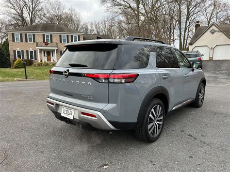 Nissan 2022 Pathfinder Grey