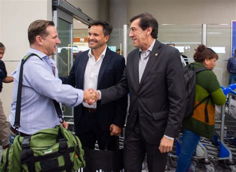 Carlos Sadir Dio La Bienvenida Al Primer Turista