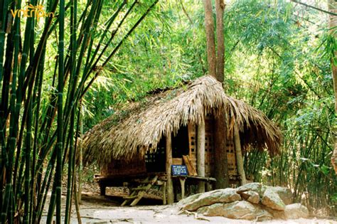 Ghé thăm di tích cây đa Tân Trào - Biểu tượng cách mạng của Thủ đô Khu giải phóng Tuyên Quang ...