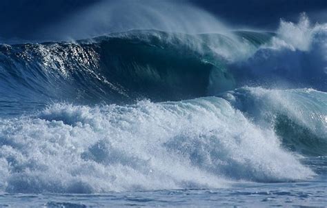 Ventos Fortes E Ondas Gigantes Chegam Ao Extremo Sul Da Bahia Neste