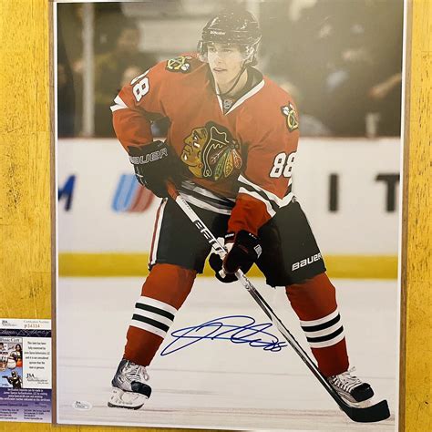 Patrick Kane Autographed Memorabilia | Signed Photo, Jersey ...