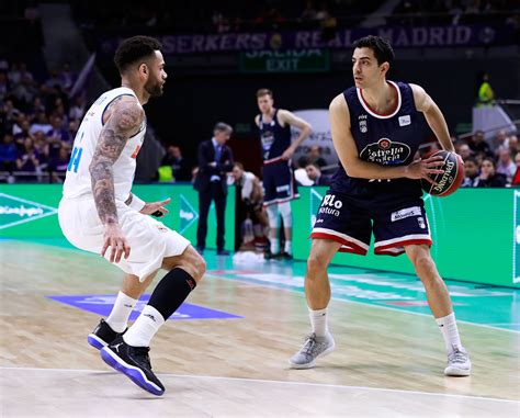 Monbus Obradoiro Loses To The Leader News Monbus