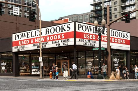 Powell’s City of Books - Explore The Pearl