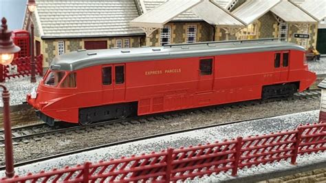 Dapol GWR parcels railcar for ‘OO’