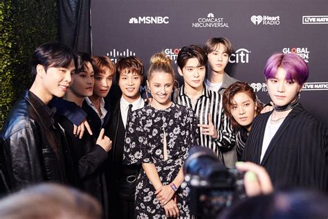 NCT 127 presenta un show impresionante y se reúne con celebridades en