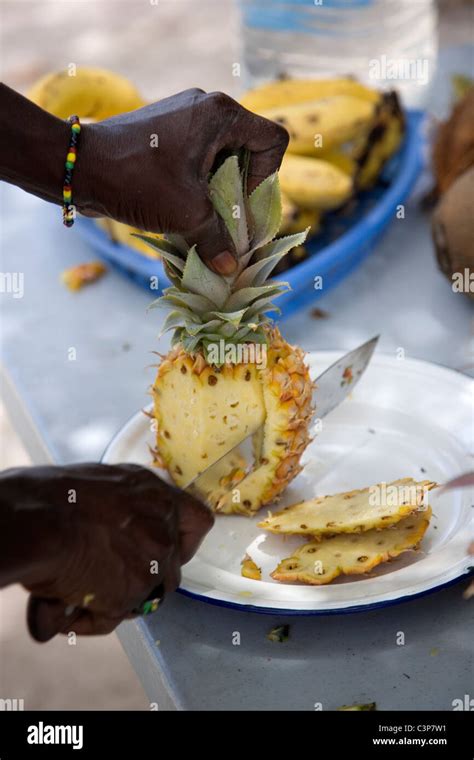 Antigua black pineapple hi-res stock photography and images - Alamy