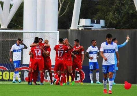 U La Calera goleó a Universidad Católica y la alejó de Libertadores