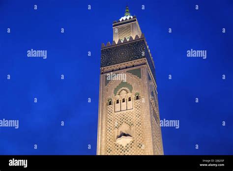 Skyline Und Moschee Hassan Ii Stockfotos Und Bilder Kaufen Alamy