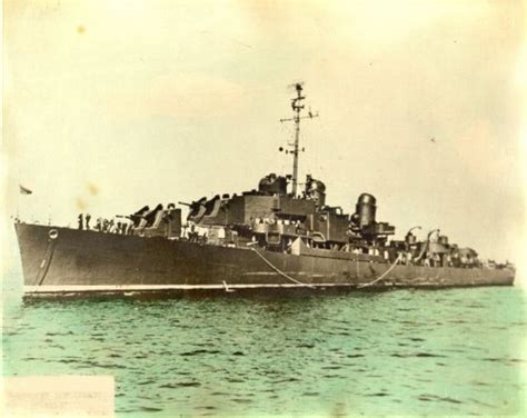 Cv 16 Destroyer Uss Laffey Dd 724 Just Before Her