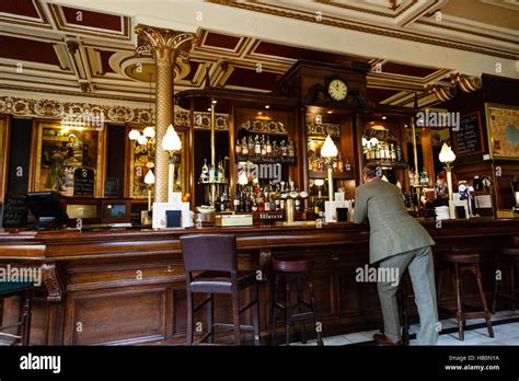 Victorian bar hi-res stock photography and images - Alamy