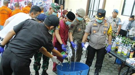 Polres Kukar Musnahkan 658 Botol Minuman Keras Dan Narkoba Hasil