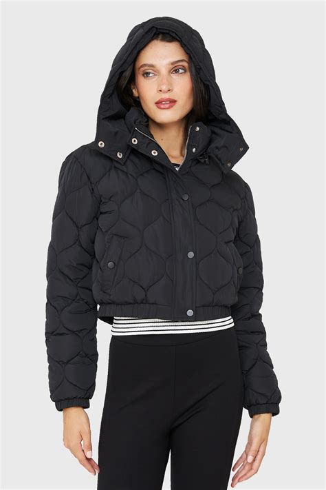 Ripley PARKA CORTA QUILT CON GORRO NEGRO NICOPOLY