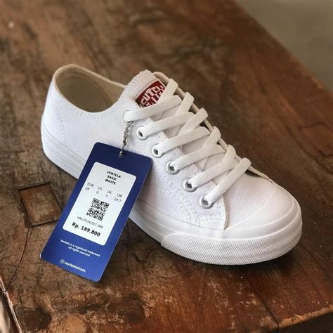 Jual Sepatu Ventela Basic White Low Original 100 Shopee Indonesia