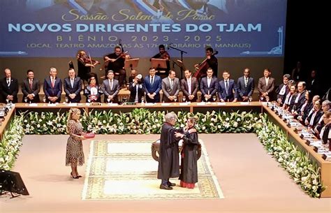 Desembargadora N Lia Caminha Toma Posse Como Presidente Tj Am No Teatro