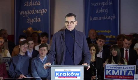 Dramatyczne sceny w Krakowie Tłum wyszedł na ulicę chwile później