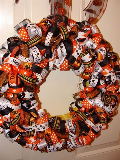 Halloween Ribbon Wreath | Halloween ribbon, Halloween craft treats, Halloween crafts