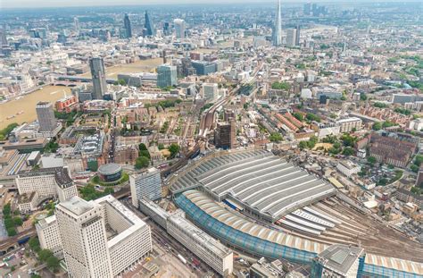 London, UK. Aerial view of Waterloo station and city skyline | Stock ...