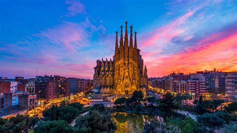 Descubre los mejores y más fascinantes lugares en Barcelona España