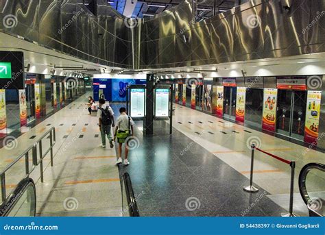 Singapore July 12 2008 City Subway Station More Than 2 Mill