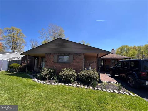 60 Yellowood Dr, Levittown, PA 19057 - See Est. Value, Schools & More