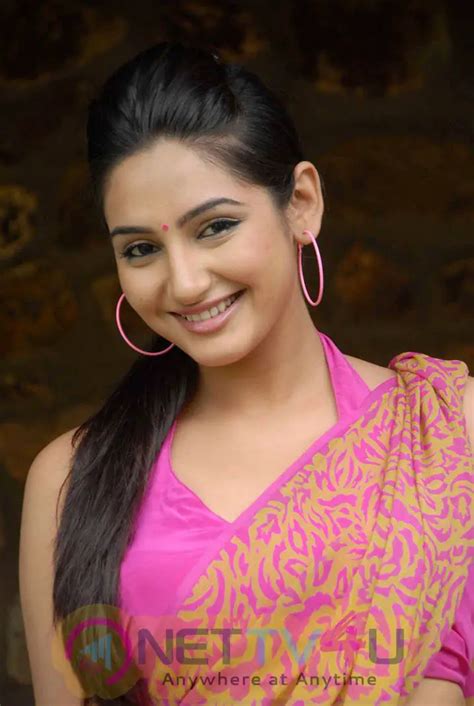 Actress Ragini Dwivedi Hot Glamour Stills Galleries HD Images