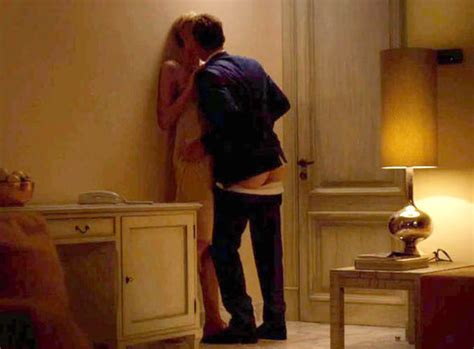 Tom Hiddleston Shows Bare Butt Naked Male Celebrities