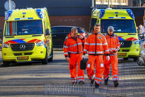 Traumahelikopter Landt In Achtertuin Flat Burg A Van Walsumlaan