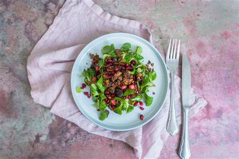 Feldsalat Mit Granatapfel Maronen Und Nusscrunch