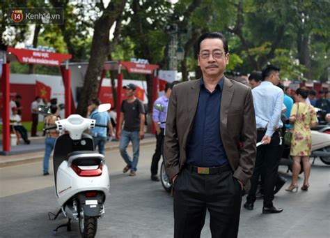 Nhiều sao hot girl hot boy hào hứng rủ nhau tới ngắm nghía và đi thử xe VinFast