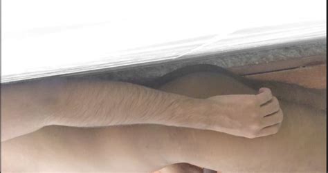 Paquistanesa Bache Ne em vídeo chamada pe Gand dikhai gay mostrando bunda para namorado de