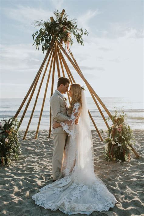 Beach Wedding Arches Altars And Backdrops Weddingomania