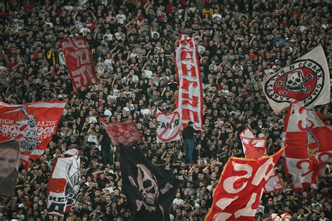 Slobodna Dalmacija Jezive Scene U Beogradu Split I Hajduk Na Meti