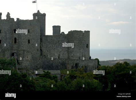 Harlech castle siege hi-res stock photography and images - Alamy