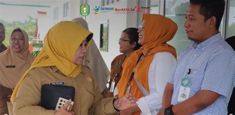 Pj Bupati Kayong Utara Dan Kadiskes Prov Kalbar Tinjau Layanan Dan